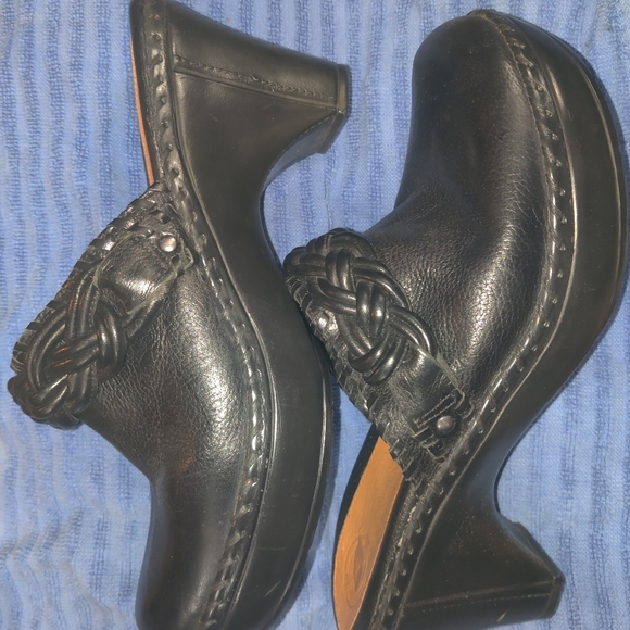Nurture by Lamaze Shoes - Black Leather Clogs/Mules by Nurture